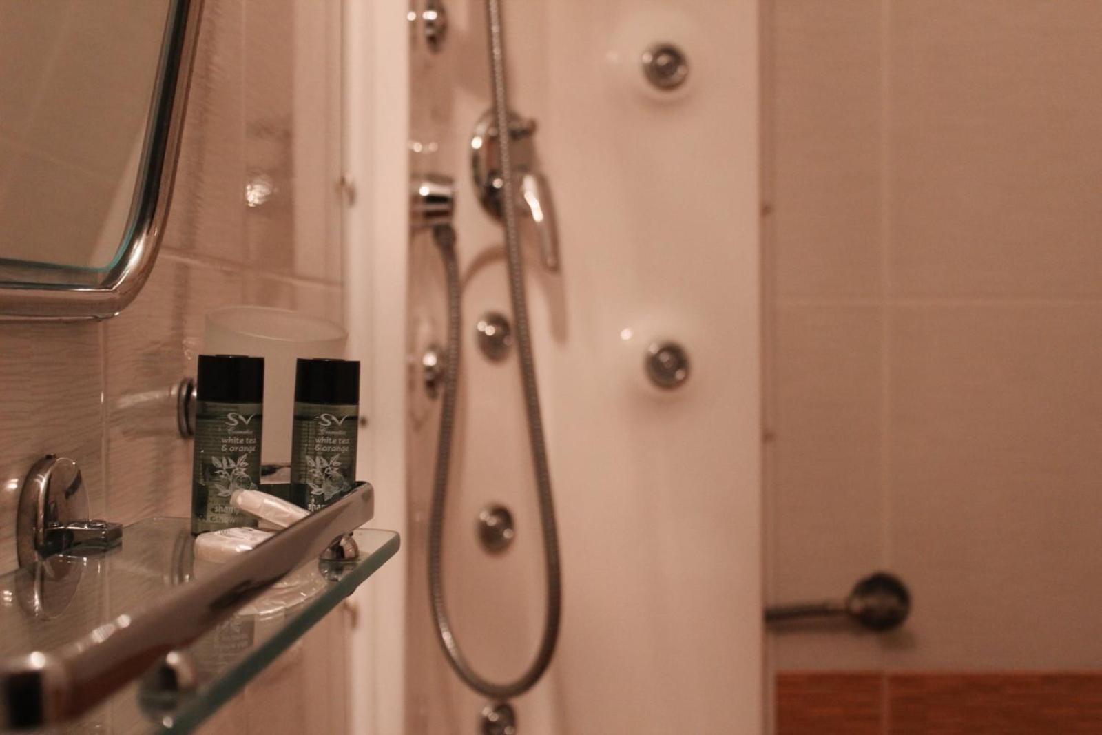Káto Loutrákion Enastron Hotel מראה חיצוני תמונה